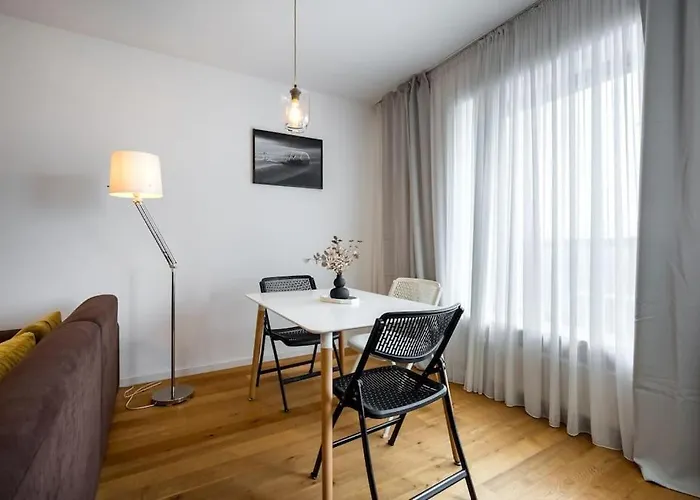 Sky View - Golden Horizon Apartment Bucharest
