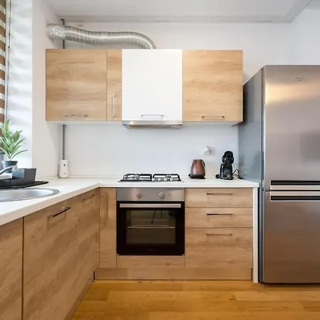 Sky View - Golden Horizon ブカレスト