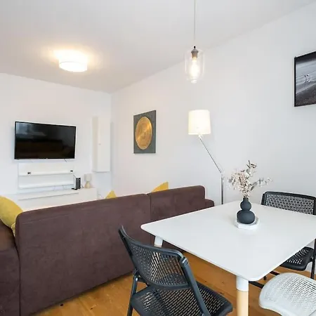 Sky View - Golden Horizon ブカレスト