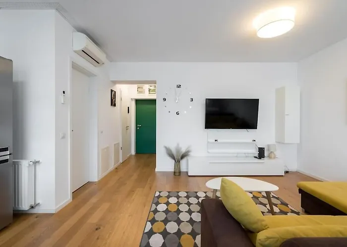 Sky View - Golden Horizon Bukurešť